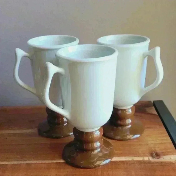 Vintage Set of 3 HALL #1272 Footed Glazed Porcelain Mugs Chestnut and White USA - Picture 1 of 8